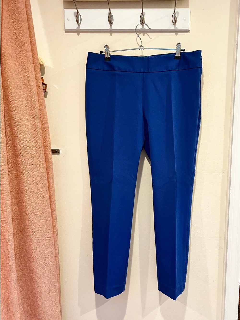 Anne Taylor Loft royal blue slim capri trousers, size 6